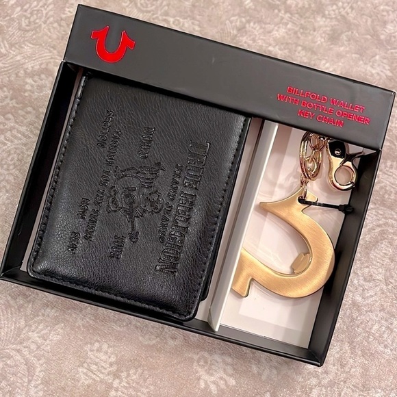 Brand New True Religion Leather Black Billfold Wallet Bottle Opener Keychain Set - Picture 16 of 16